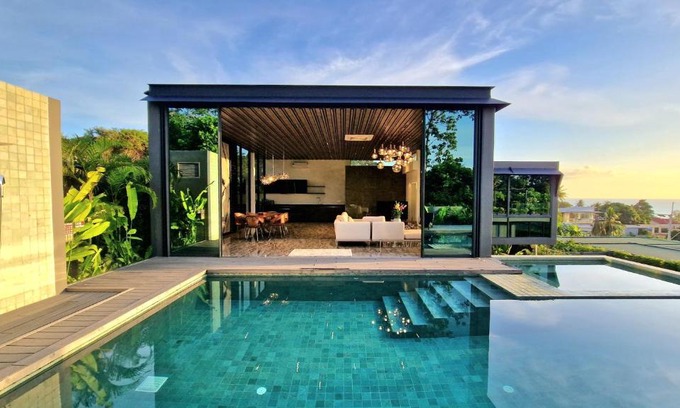 Choeng Mon Villa | Villa Obsidian, with staff, sea view and walk to Choeng Mon beach