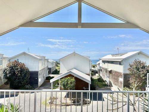 Caves Beach Villa | Villa Oceania at Caves Beach Villas