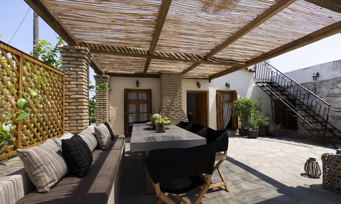 Agios Konstantinos Villa | Villa of the old olive oil factory