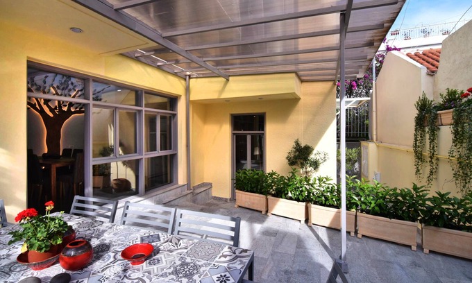 Filopappou Villa | VILLA OLIVIA PHILOPPAPOU: Near Acropolis.