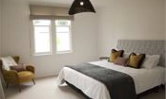 Martinborough House | Villa on Daniel - Sleeps 8 with pool