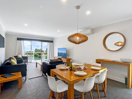 Lovedale Apartment | Villa On The Green