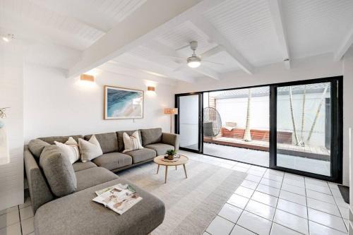 Noosa Heads Apartment | Villa One - Immaculate Townhouse on Noosa Parade