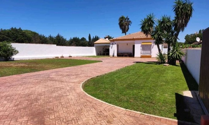 Chiclana de la Frontera Ski Chalet | Villa Orchard View in Chiclana