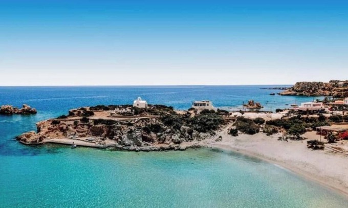 Menetai Villa | Villa 'Orelia Luxury 1' with Private Pool, Wi-Fi and Air Conditioning