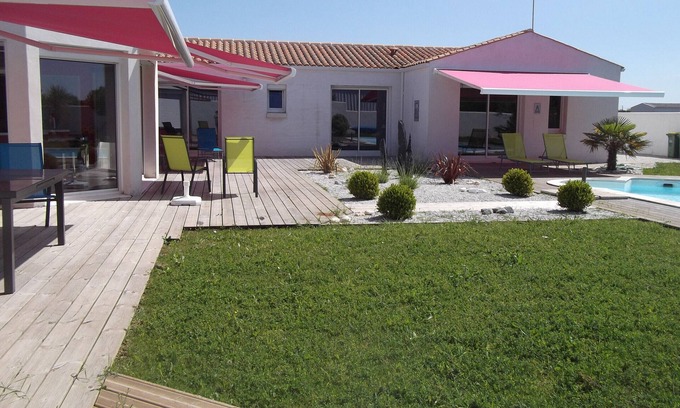 L'Echardiere Villa | Villa Oyala avec piscine, spacieuse et de qualité