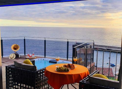 Prazeres House | Villa Palace Fernandes with Jacuzzi