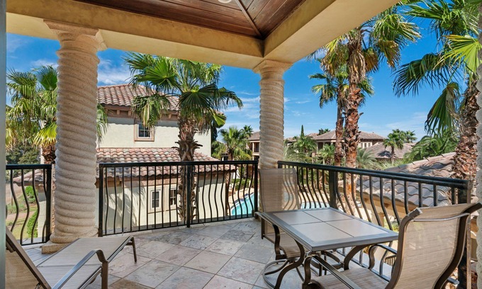 St. Tropez House | Villa Paradise! Enjoy the Emerald Coast!