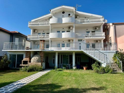 Ulcinj Apartment | Villa Paris