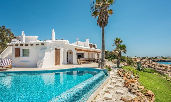 Cap d'en Font Villa | Villa Parratx - Six Bedroom Villa, Sleeps 12