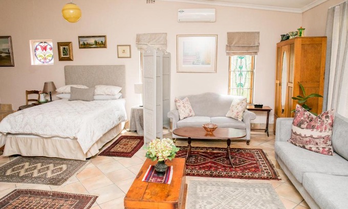 Welgemoed Bed & Breakfast | Villa Pascal Guest House