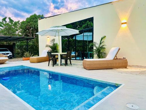 Ricaurte Villa | Villa Paz CASA QUINTA CON PISCINA PRIVADA
