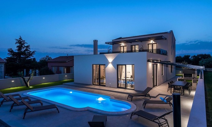 Skatari Villa | Villa PerLe in Pula, Croatia