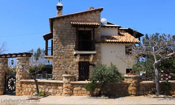 Pomos Villa | Villa Petrochtisto - 3 Bed, 3 Bath Stone Built Villa near the Sea in Pomos