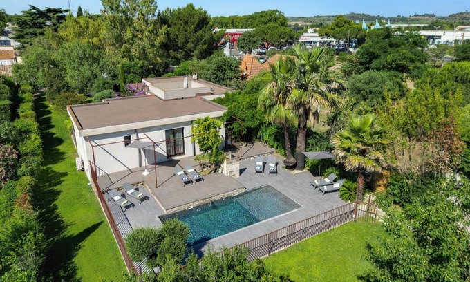 Pezenas Villa | Villa Pezenas by Villa Plus