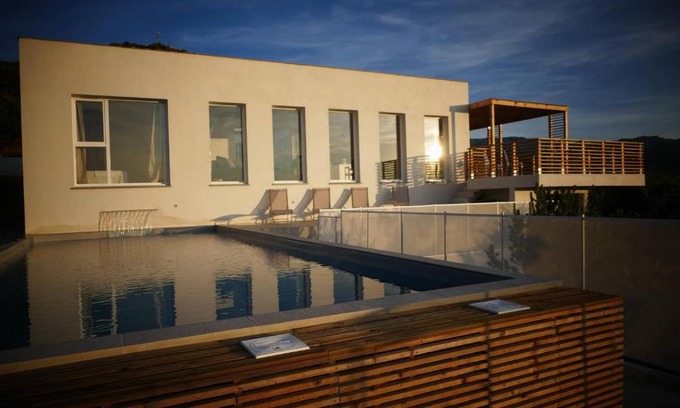 Oletta Villa | Villa Phi