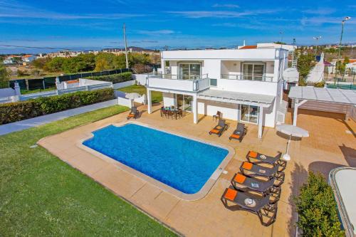 Figueiral Villa | Villa Pianda by Villa Plus