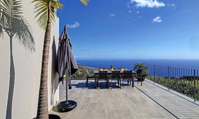 Estreito da Calheta House | Villa Piece of Heaven by LovelyStay