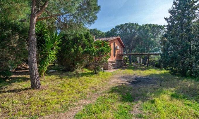 Chia House | Villa Pini 1 km da Chia . 3 camere . BBQ . A/C