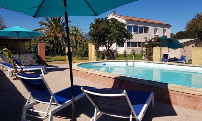Solaro Villa | VILLA Piscine chauffée 15 pers avec piscine vue mer montagne 1km mer