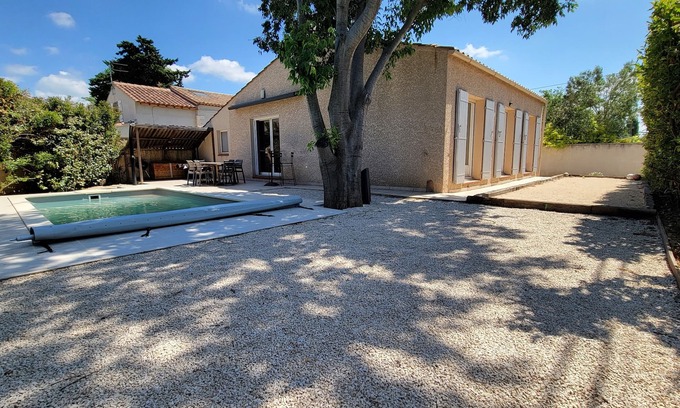 Raphele-les-Arles Villa | Villa/piscine Dans Village - 3 Chambres, à 10min des Alpilles et 40min de la mer