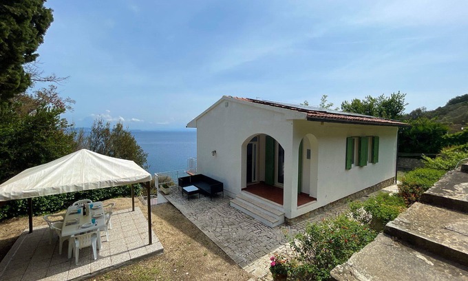 Rio Marina Villa | Villa Porticciolo - Villa with a wonderful sea view in Rio Marina - ibookingelba