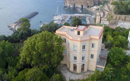 Sant'Agnello Apartment | Villa Preziosa al Pizzo 3 km da Sorrento