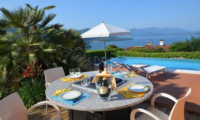 Arona Villa | Villa Primula, lake-view on Lago Maggiore