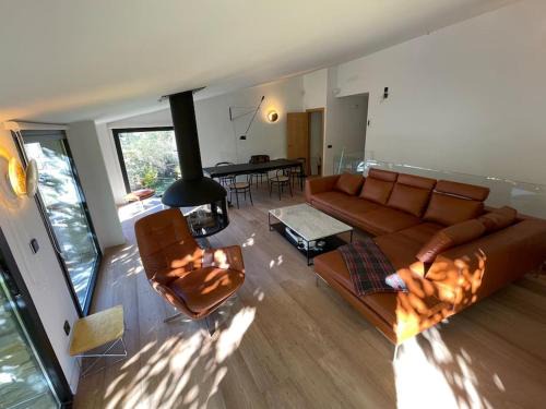 Patones de Arriba Ski Chalet | Villa privada y piscina salina y chimenea colgante