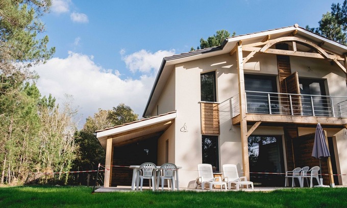 Lacanau Villa | Villa-Private Bathroom-Villa-Lake view
