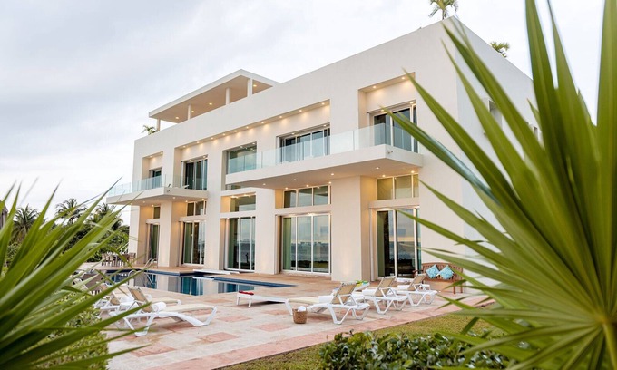 Puerto Juarez Villa | Villa Punta Sam - 6 BR Beachfront Villa, Cancun