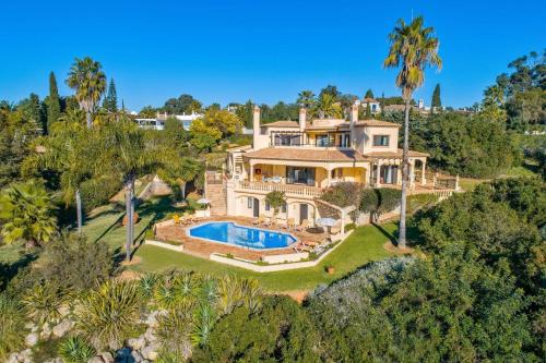 Mato Serrao Villa | Villa Racanda by Villa Plus