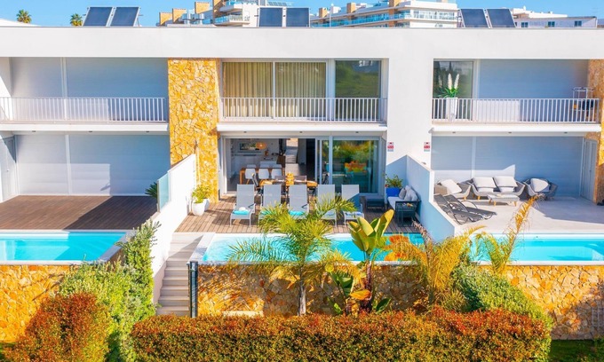 Correeira Villa | Villa Ray Design with private heatable pool