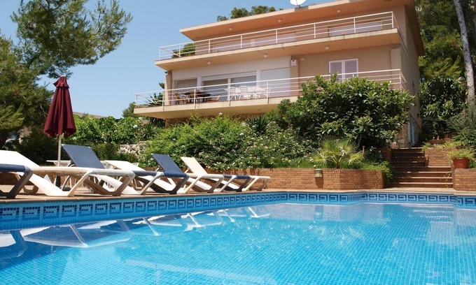 Cap de Salou Villa | Villa Regine. Salou. 100 beach, private pool, air conditioning ,wifi free, BBQ
