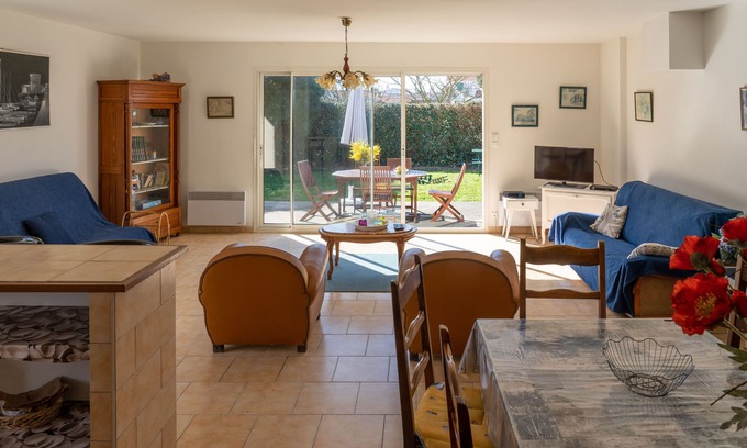 Saint-Denis-d'Oleron Villa | Villa rental 8 persons with garden, 380 m from the sea