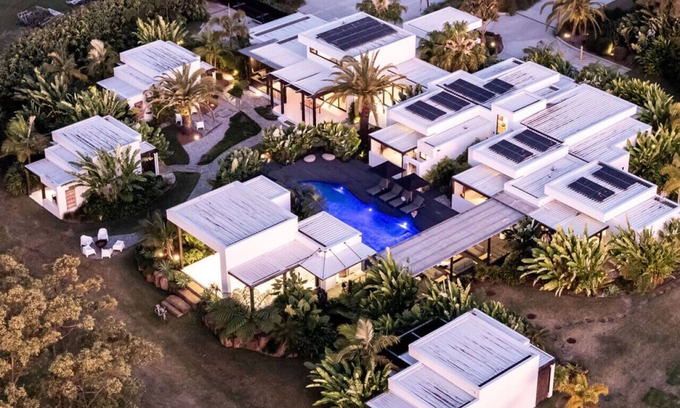 Ewingsdale House | Villa Riad - Luxe Boutique