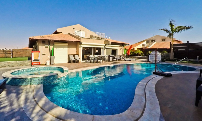 Eilat Villa | Villa Riviera is the most luxurious Villas in Town. So if you want the best.