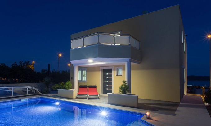 Kastel Gomilica Villa | Villa Rocco in Split - Luxury - heated saltwater pool - up to 12 Guests