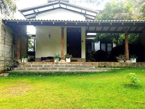 Ambalangoda Villa | Villa Rock house
