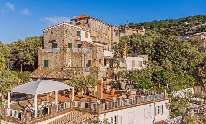 Priora Villa | Villa Roga - Three Bedroom Villa, Sleeps 7