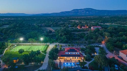 Drnis Villa | Villa Romansa Miljevci near Krka National Park