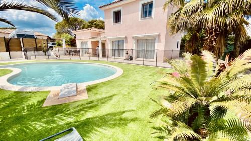 Puget-sur-Argens Villa | Villa ROSÉA DU VAR in PACA Piscine Privée 10mn de Fréjus