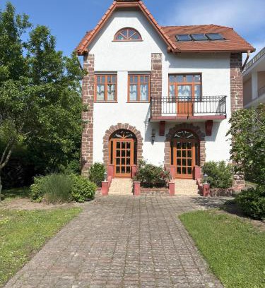 Balatonalmadi Villa | Villa Rosa