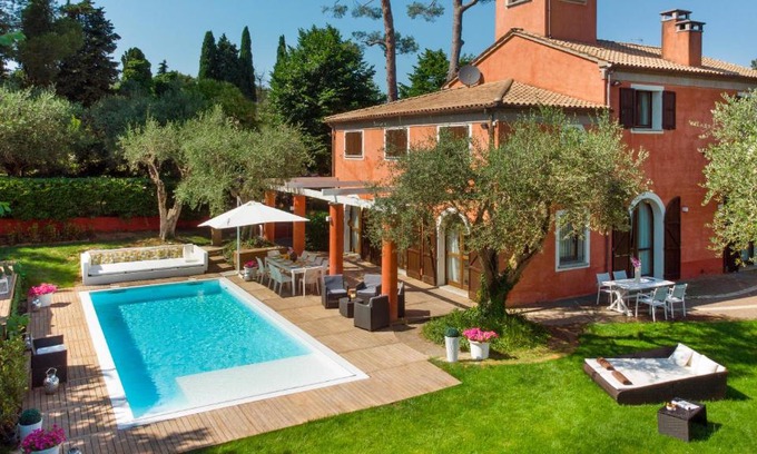 Misano Adriatico Villa | VILLA ROSSA 12, Emma Villas