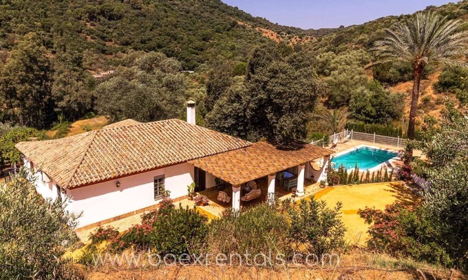 Lora Del Rio Villa | Villa "Rural Los Menestrales" with Mountain View, Pool & Wi-Fi