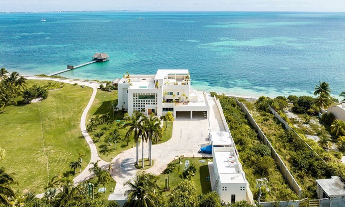 Puerto Juarez Villa | Villa Sam - Modern 6 bedroom beachfront villa north of Cancun w/chef