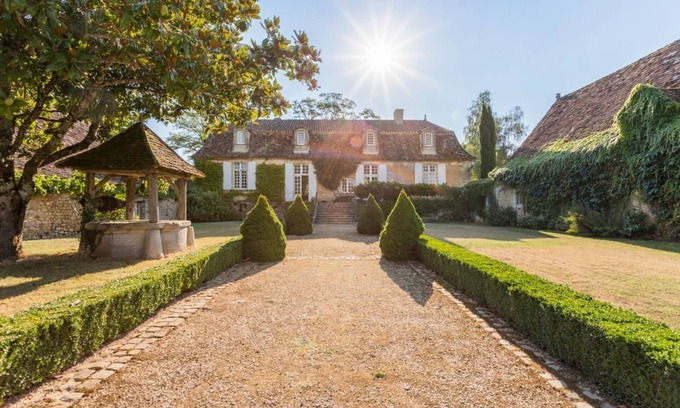 Liorac-sur-Louyre Villa | Villa Sandie - Five Bedroom Villa, Sleeps 11