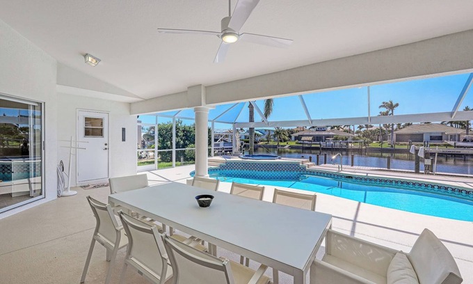 Pelican Ski Chalet | Villa Sandsation
