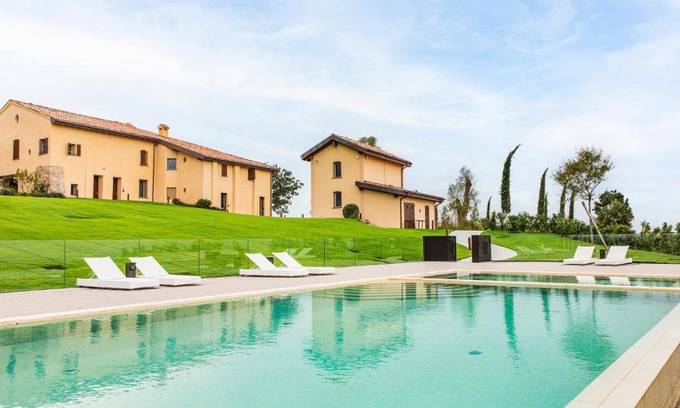 Castel San Pietro Terme Villa | Villa Santa Maria Maddalena by Palazzo di Varignana