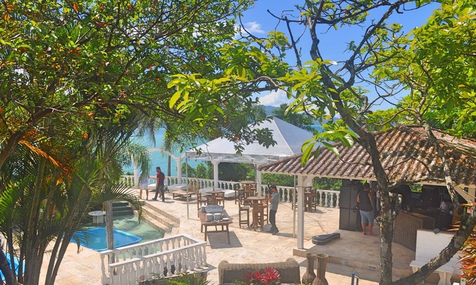 Daniela Villa | Villa Santuario: Your Beachfront Retreat in Florianopolis